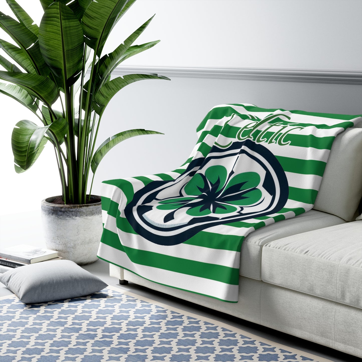 Celtic FC Logo Sherpa Fleece Blanket