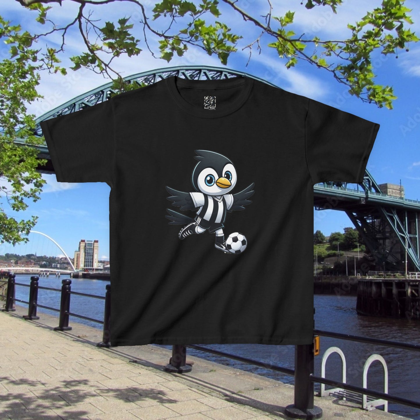 Newcastle United Mini Mag Flying Kids Tee