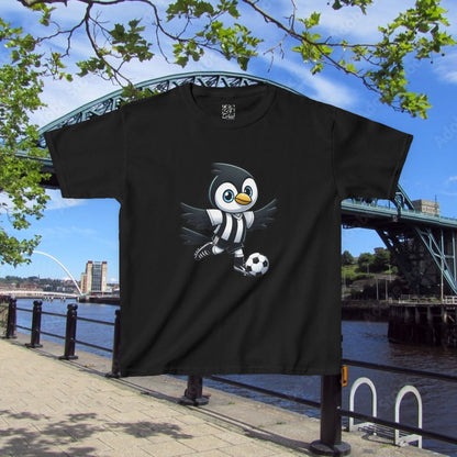 Newcastle United Mini Mag Flying Kids Tee
