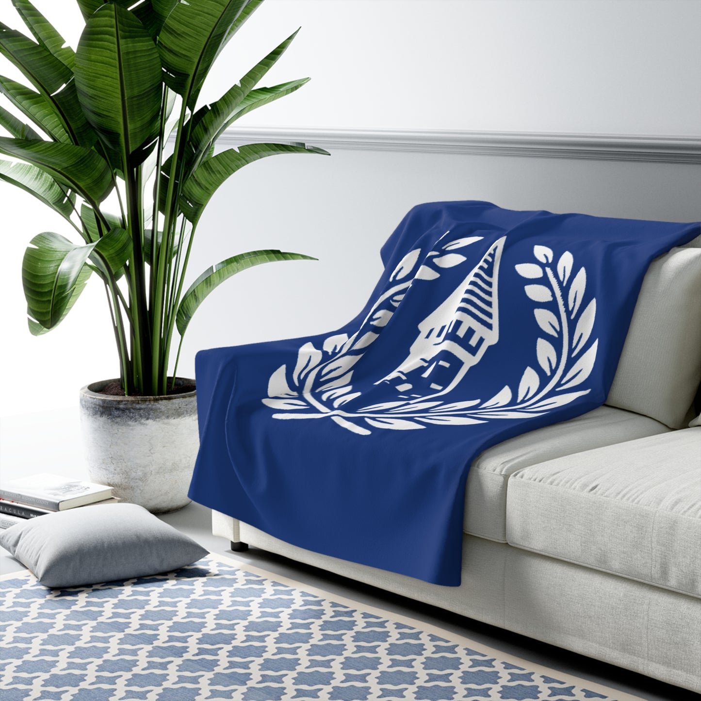 Everton Logo Sherpa Fleece Blanket
