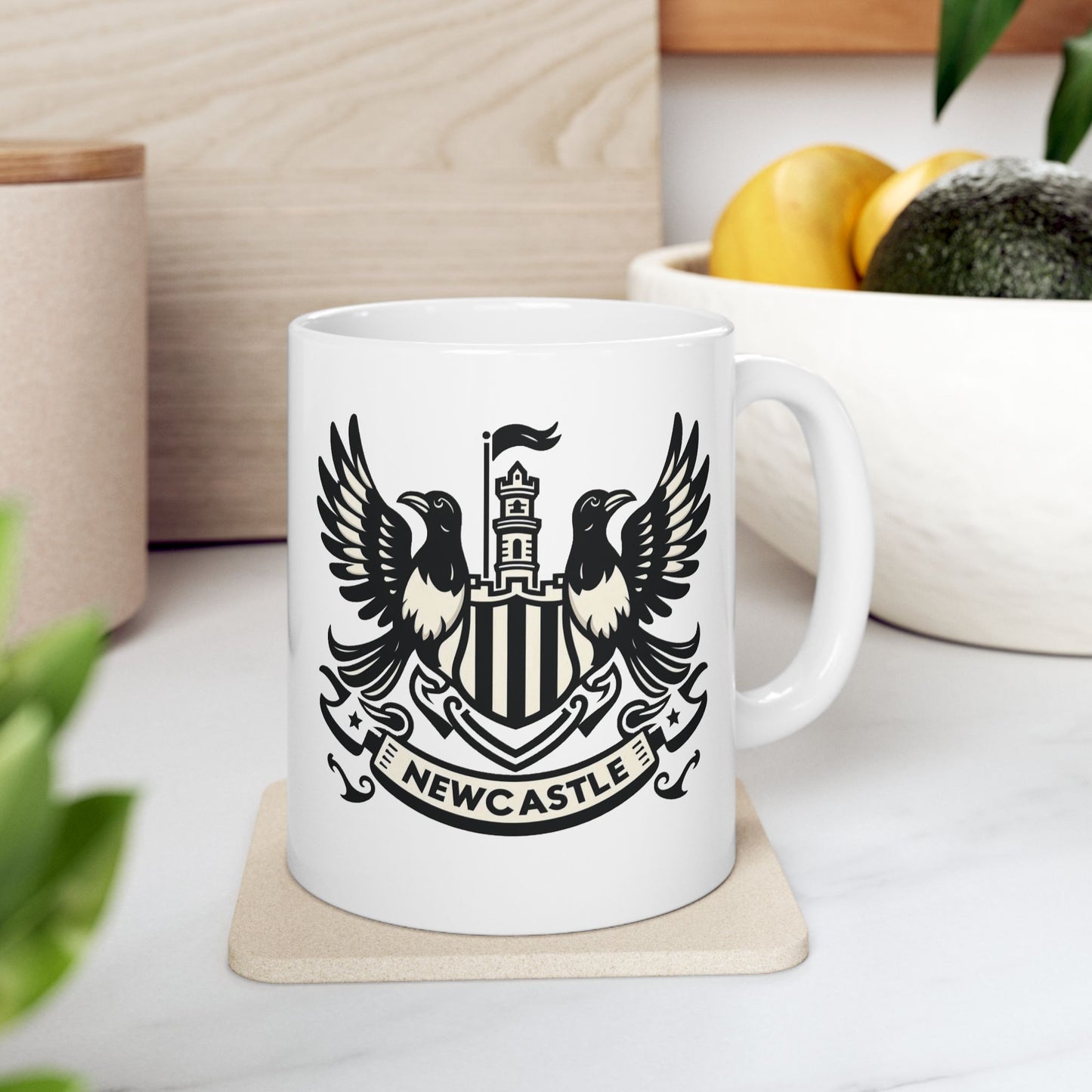 Newcastle United B&W Crest Ceramic Mugs (11oz\15oz)