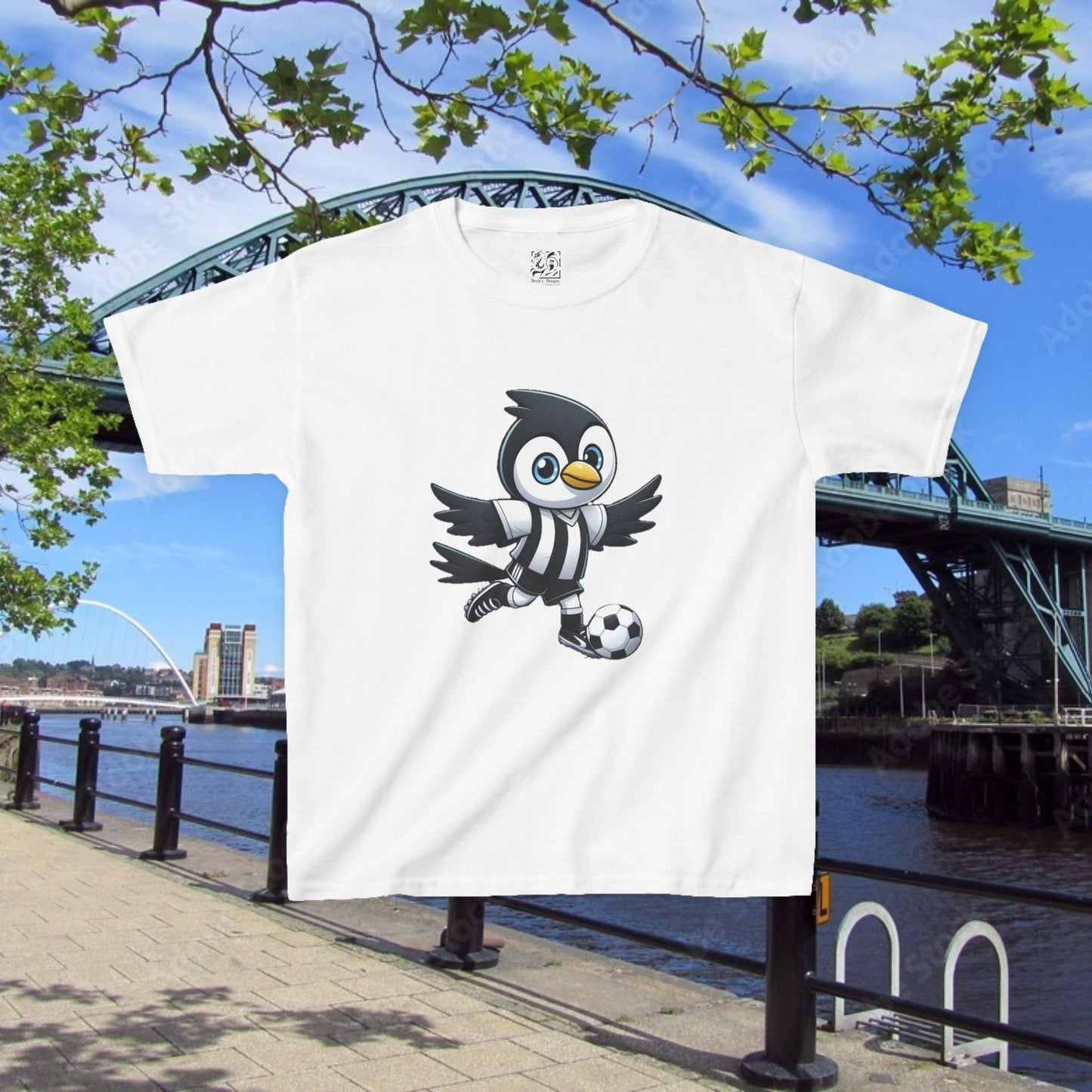 Newcastle United Mini Mag Flying Kids Tee