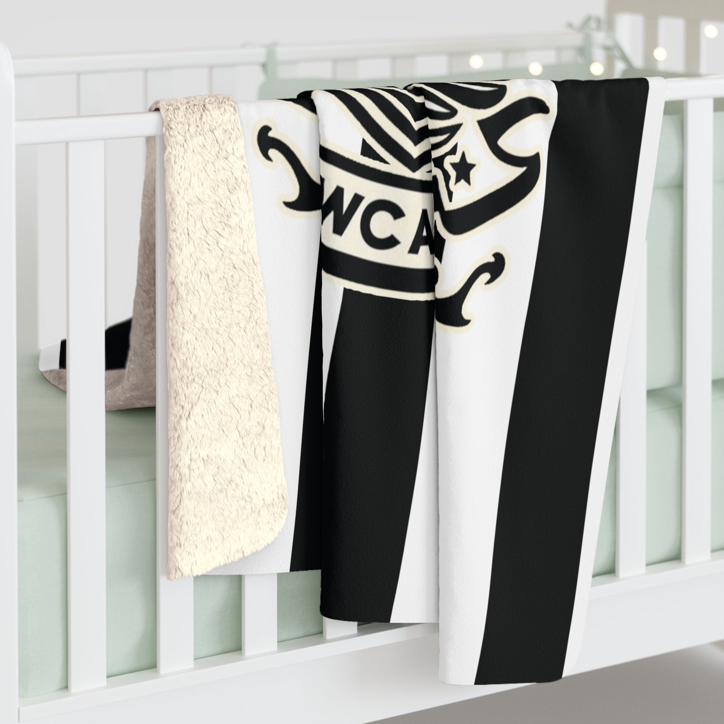 Newcastle United B&W Crest Sherpa Fleece Blanket